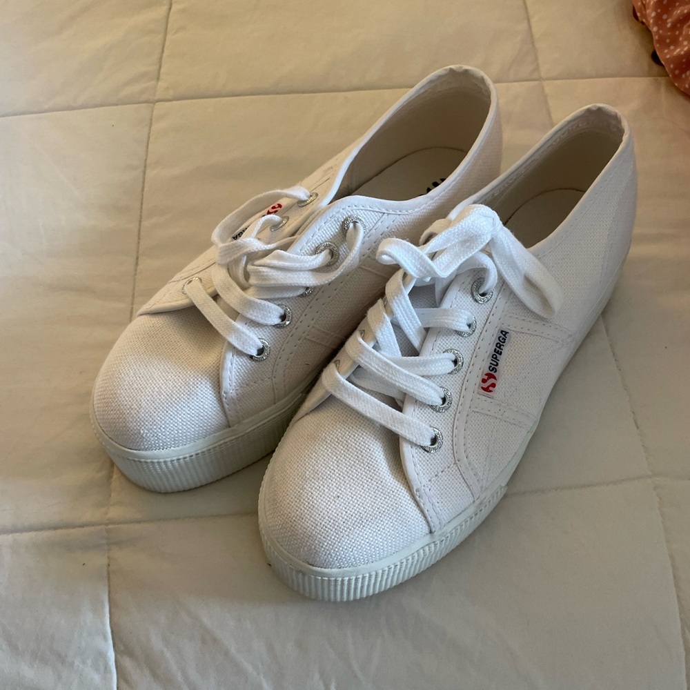 Superga sneakers!